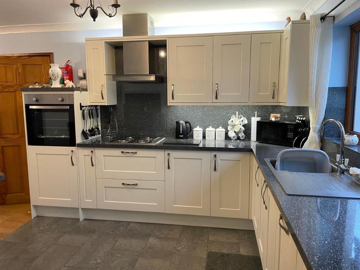 Dyffryn Taf - Spacious 3 Bedroom Bungalow Close To Amenities St Clears Luaran gambar